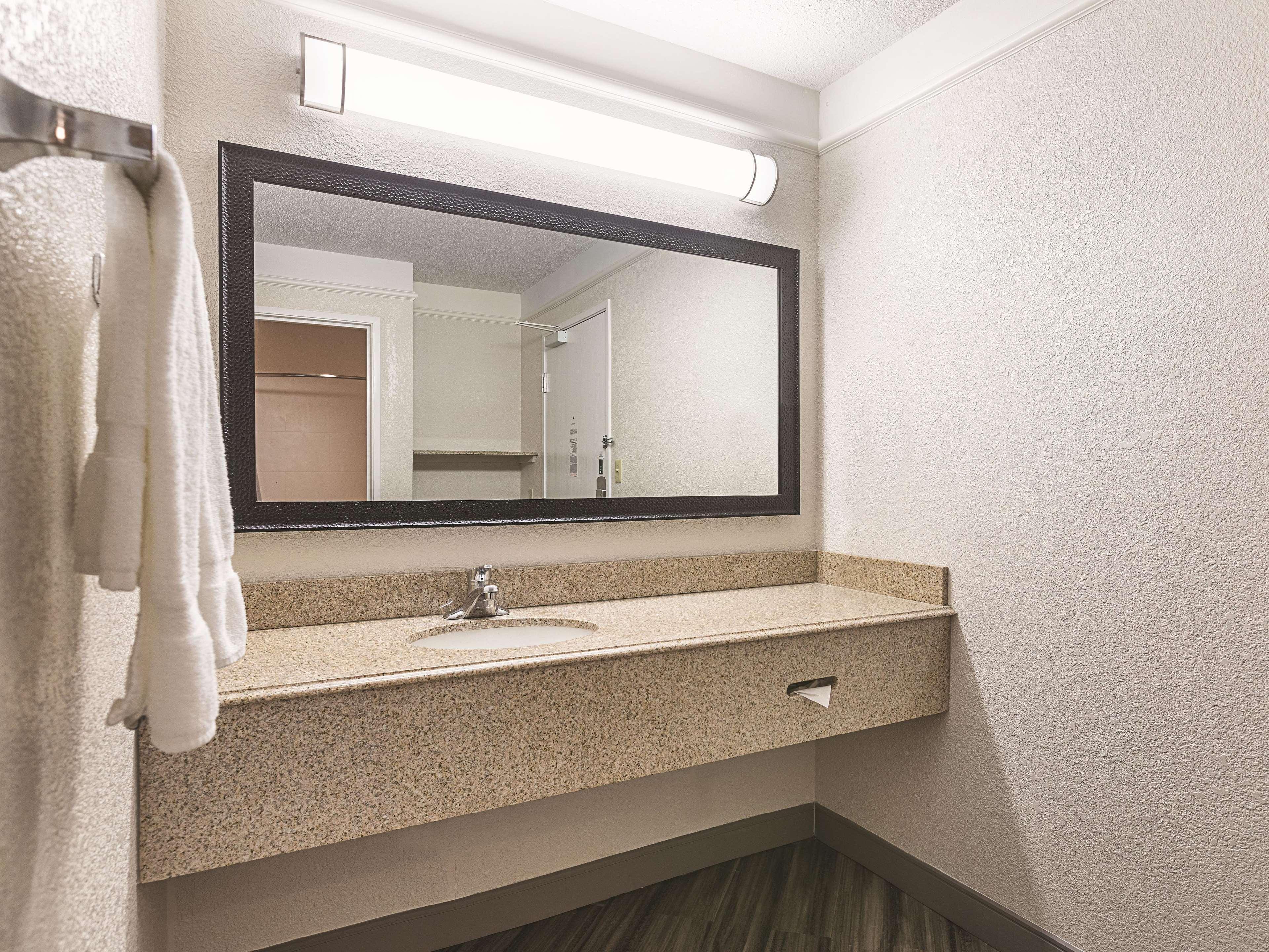 La Quinta Inn By Wyndham San Marcos Bagian luar foto