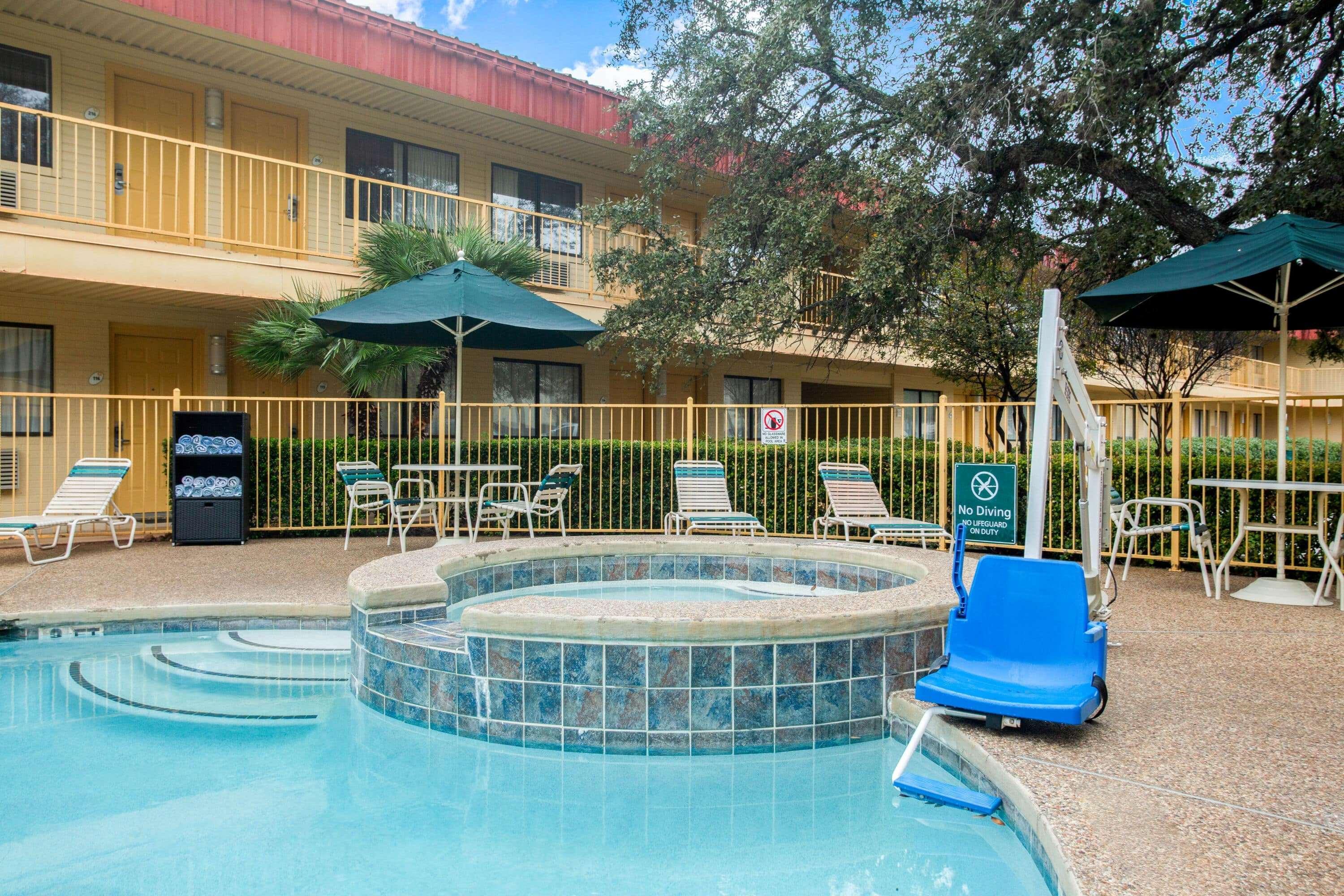 La Quinta Inn By Wyndham San Marcos Bagian luar foto